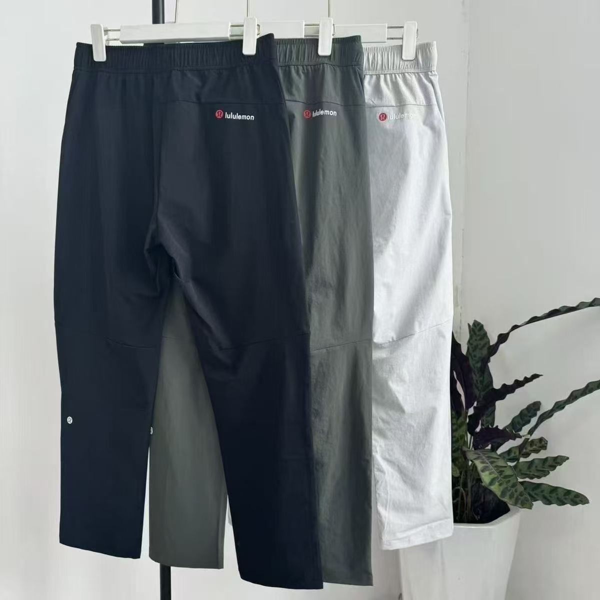 lululemon מכנסי אימון/ריצה מאווררים עם כיסים – תמונה 3