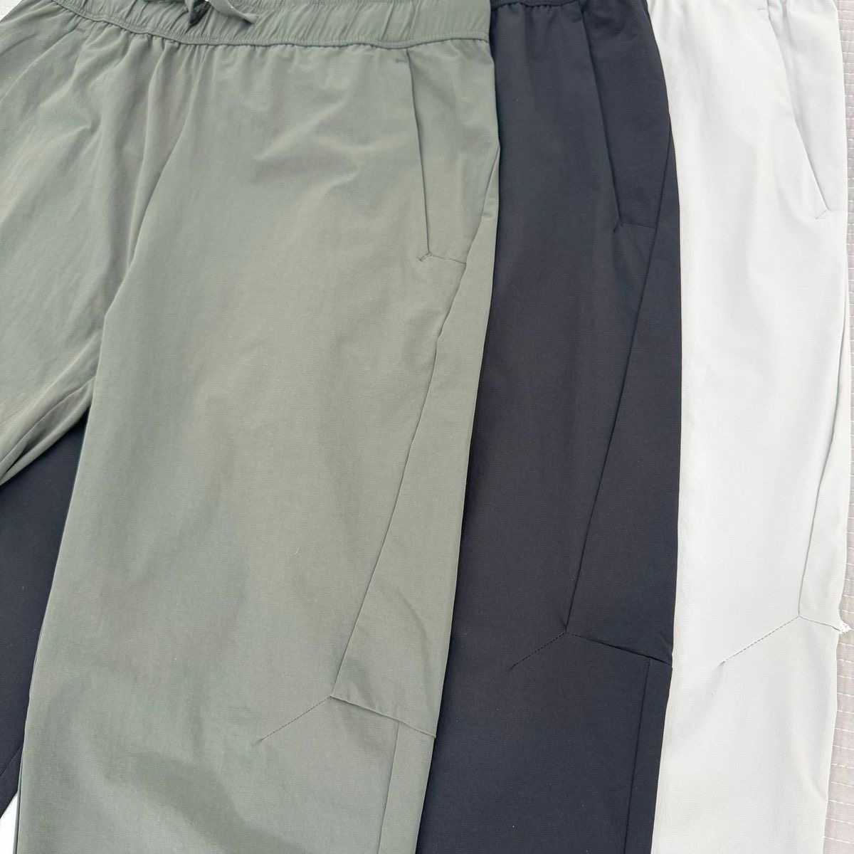 lululemon מכנסי אימון/ריצה מאווררים עם כיסים – תמונה 4