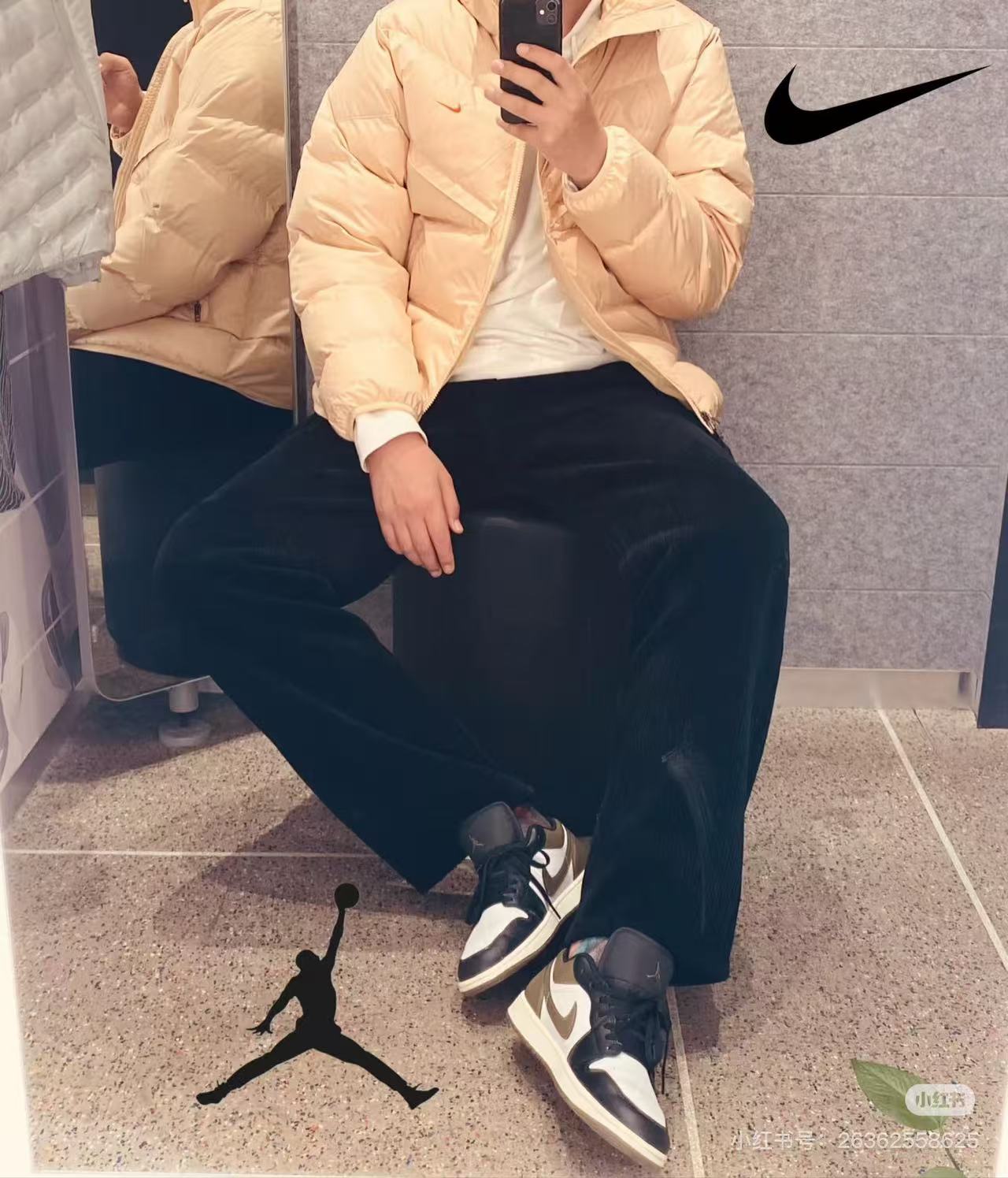 Nike מעיל פוך עם כובע והדפס גב – תמונה 3