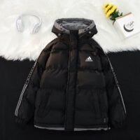 מעיל פוך חורפי adidas עם כובע בצבע שחור – תצוגת חזית