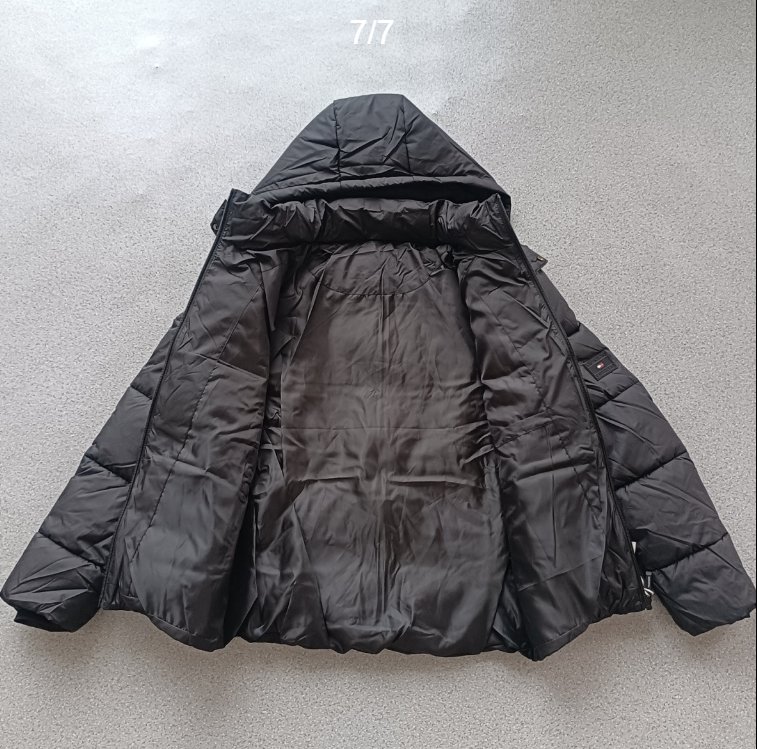 מעיל פאפר עם כובע Tommy Hilfiger – מבט פנימי מרופד בצבע שחור