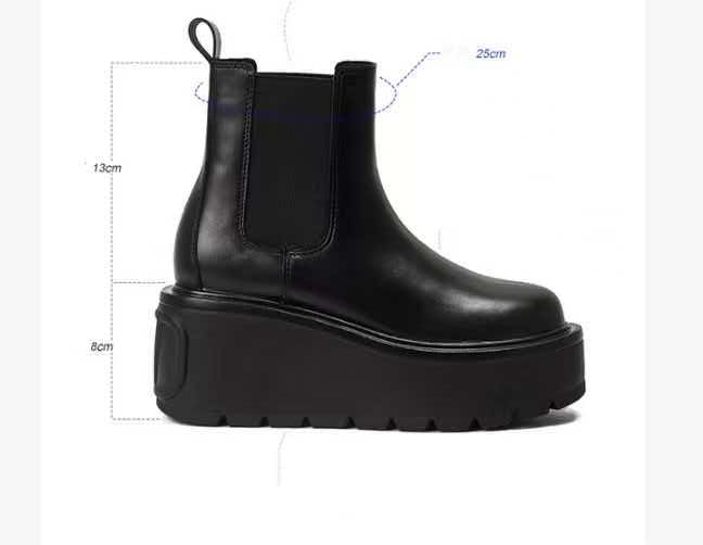 מגפי צ'לסי פלטפורמה שחורים עם תרשים מידות לצד המגף