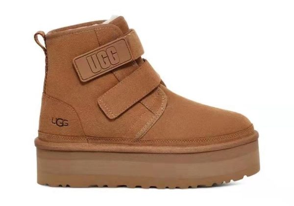 נעלי פלטפורמה לנשים של PUMA ו-UGG
