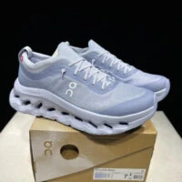 נעלי ספורט און קלאוד נשים גברים On Cloudnova