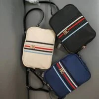 תיק צד קטן עם רוכסן לנשים טומי היליפיגר TOMMY HILFIGER