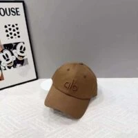 כובע מצחייה לנשים במגוון צבעים אלו יוגה ALO YOGA