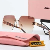 משקפי שמש צבעוניות לנשים מיו מיו MIU MIU