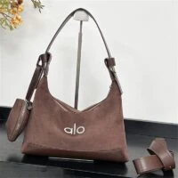 תיק צד עם ארנק תואם אלו יוגה ALO YOGA