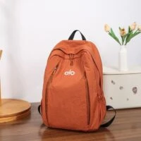 תיק גב ניילון שני תאים לנשים אלו יוגה ALO YOGA