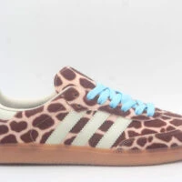 סניקרס עם הדפס ג'ירף של Adidas Samba OG לגברים ולנשים