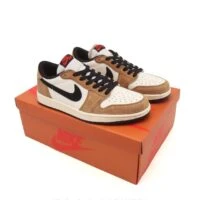 סניקרס Nike Air Jordan Low בעיצוב זמש