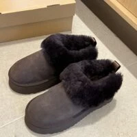 נעלי בית פלטפורמה מחממות עם פרווה UGG