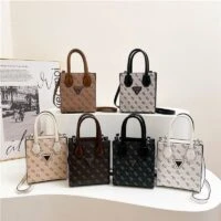 GUESS תיק Tote קטן מונוגרם 4G