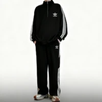 חליפת טרנינג adidas עם חצי רוכסן