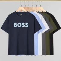 BOSS חולצת טי לגברים עם לוגו קדמי