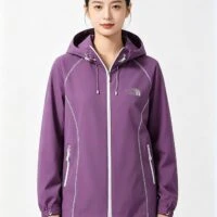 The North Face מעיל רוח קל עם כובע
