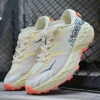 HOKA נעלי ריצה לשטח Speedgoat 5
