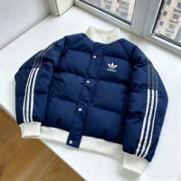adidas Originals מעיל בומבר מרופד עם 3 פסים