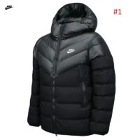 Nike מעיל פאפר עם קפוצ'ון בעיצוב Chevron